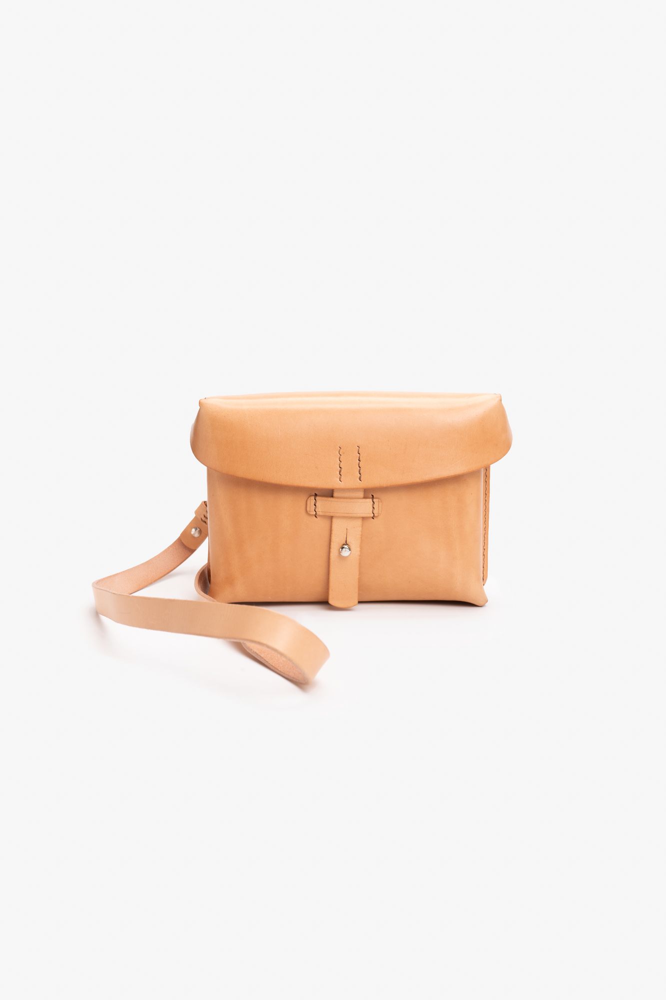 Bolso artesanal de cuero, fotografía de producto